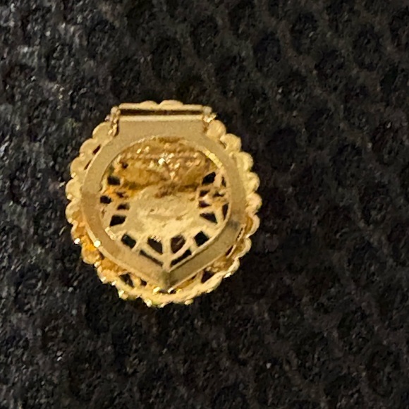 Vintage Gold Filigree Oval Scarf Slide
Clip with Pink/Peach Marbled Cabochon - Picture 8 of 13